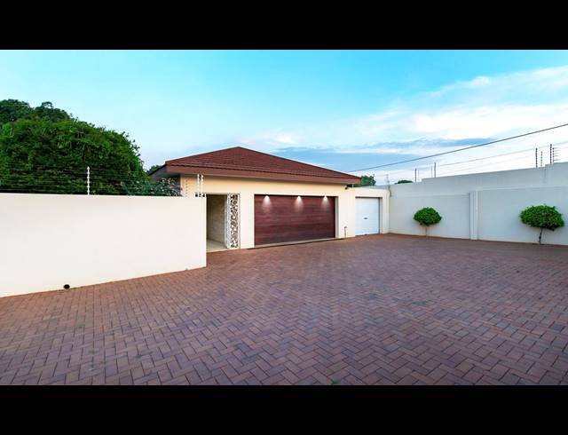 3 BEDROOM HOUSE FOR SALE IN BEDFORD GARDENS